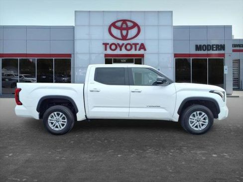 Certified 2025 Toyota Tundra SR5 w/ SR5 Premium Package AWD/4WD image 7