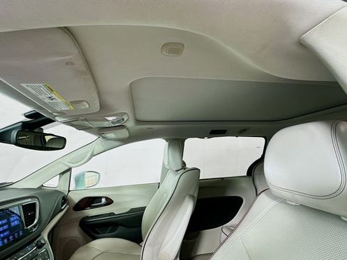 Used 2017 Chrysler Pacifica Limited w/ UConnect Theater Package image 22