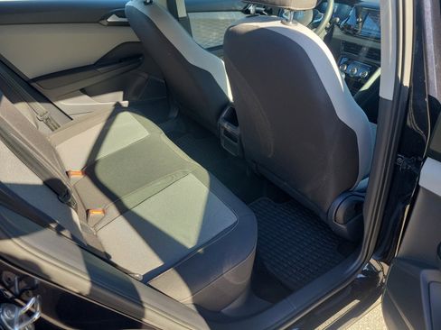 Certified 2023 Volkswagen Taos S image 33