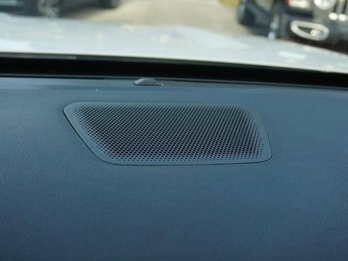 Certified 2022 Ford Explorer Limited w/ Limited Technology Package image 25