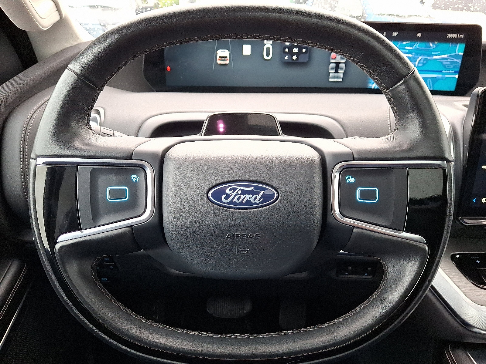 Used 2025 Ford Expedition Platinum w/ Driver's Package AWD/4WD image 21