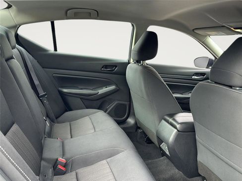 Used 2024 Nissan Altima 2.5 SV image 31