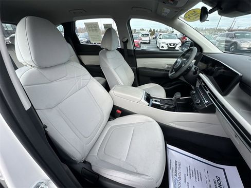 Used 2025 Hyundai Tucson SE image 24