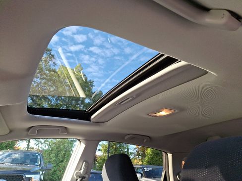 Used 2011 Honda CR-V EX image 21