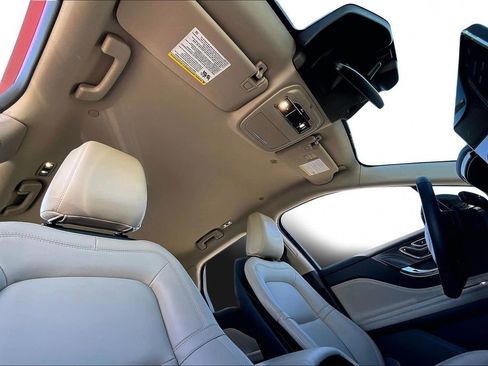 Used 2025 Lincoln Corsair FWD image 17