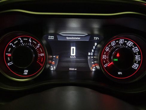 Used 2015 Dodge Challenger SXT RWD image 23