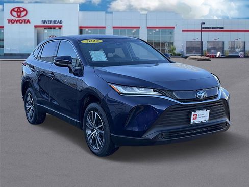 Certified 2023 Toyota Venza LE image 2