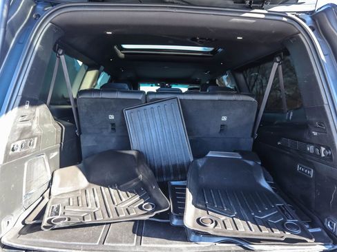 Used 2023 Jeep Wagoneer L Series III w/ Premium Group I image 27