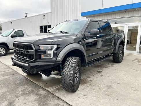 Used 2018 Ford F150 Raptor w/ Equipment Group 802A Luxury image 3