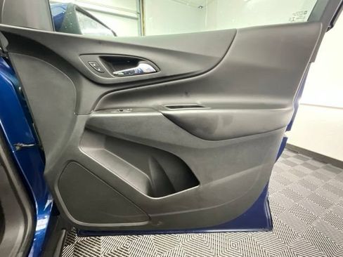 Used 2022 Chevrolet Equinox LT FWD image 11