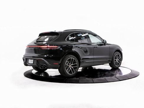 Certified 2025 Porsche Macan image 7