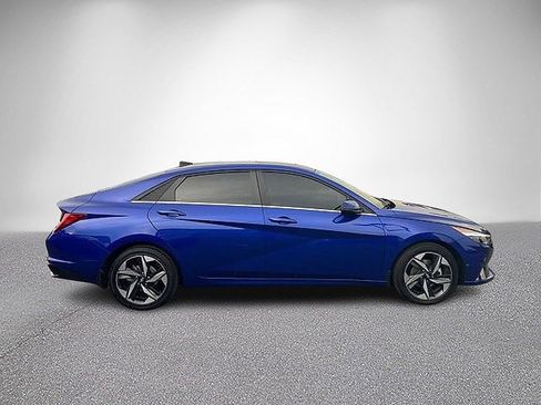 Used 2023 Hyundai Elantra Limited FWD image 4