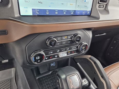 Used 2024 Ford Bronco Outer Banks image 26