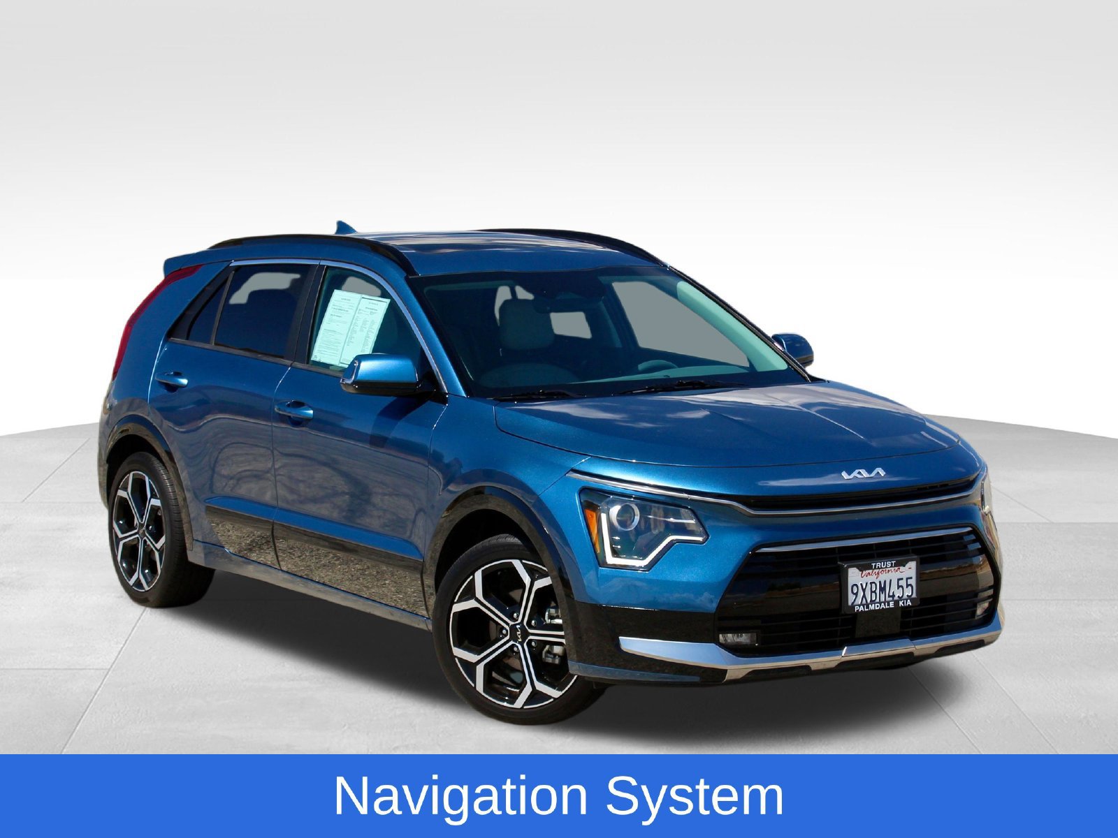 Used 2025 Kia Niro EX Touring FWD image 2