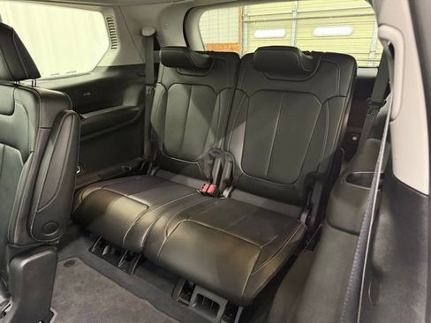 Used 2023 Jeep Grand Cherokee L Limited image 23