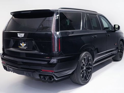 Used 2026 Cadillac Escalade V AWD/4WD image 5