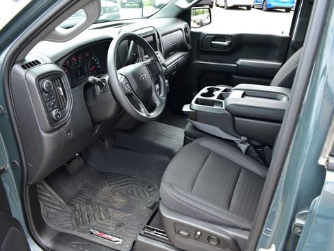 Used 2025 Chevrolet Silverado 1500 Custom Trail Boss w/ Dark Appearance Package AWD/4WD image 22