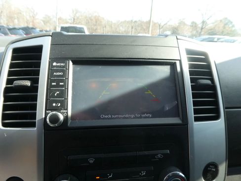 Used 2019 Nissan Frontier SV image 21