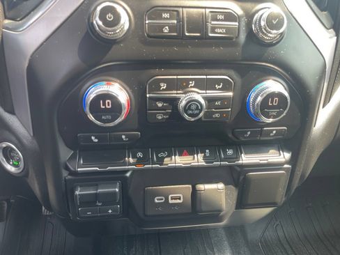 Used 2020 GMC Sierra 1500 Elevation w/ Elevation Value Package AWD/4WD image 17