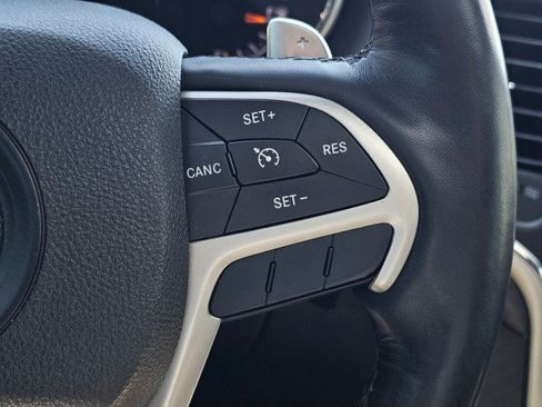 Used 2015 Jeep Grand Cherokee Laredo w/ Security & Convenience Group AWD/4WD image 31