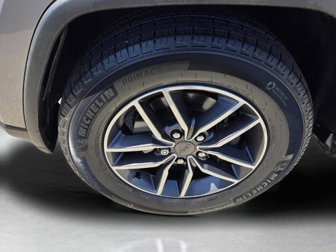 Used 2019 Jeep Grand Cherokee Limited RWD image 9