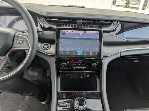 Used 2022 Jeep Grand Cherokee Limited 4xe image 13