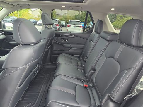 New 2025 Honda Pilot EX-L image 9