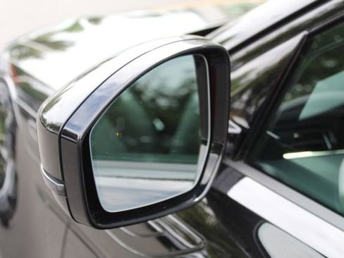 Used 2025 Land Rover Range Rover Evoque S image 13