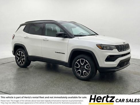 Used 2025 Jeep Compass Trailhawk AWD/4WD image 1