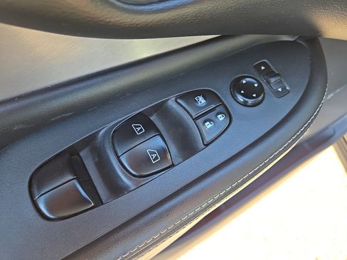 Used 2023 Nissan Murano S image 10