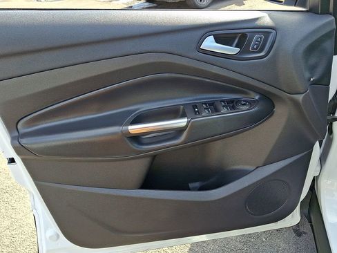 Used 2019 Ford Escape SE image 13