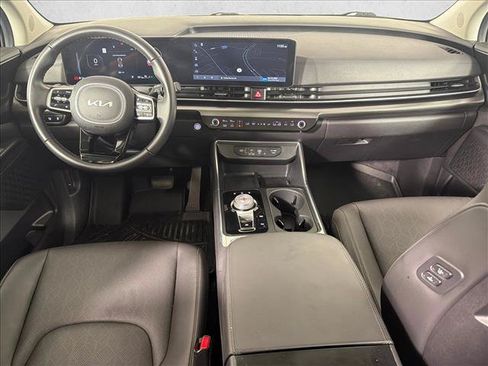 Used 2025 Kia Carnival SX w/ SX Dark Edition Package FWD image 23