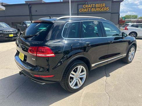 Used 2012 Volkswagen Touareg Executive AWD/4WD image 3