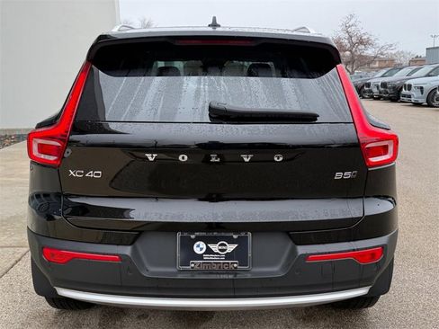 Used 2023 Volvo XC40 B5 Ultimate w/ Climate Package image 4