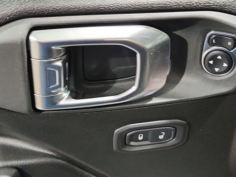 New 2026 Jeep Gladiator Mojave w/ Steel Bumper Group image 17