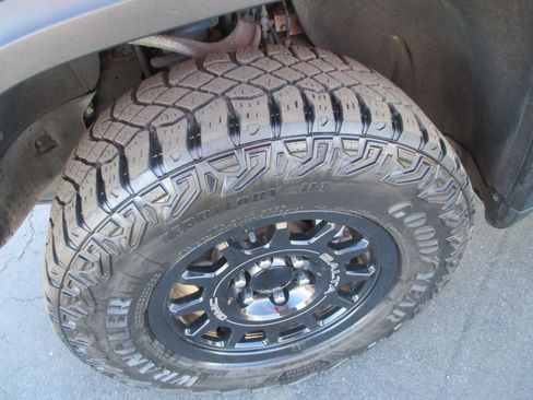 Used 2024 GMC Sierra 1500 AT4X w/ AT4X AEV Edition image 12