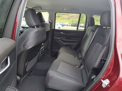 Used 2023 Jeep Grand Cherokee Laredo w/ Luxury Tech Group I image 10