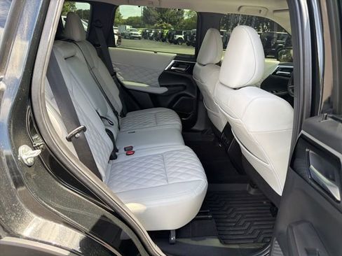 Used 2024 Mitsubishi Outlander SEL AWD/4WD image 12