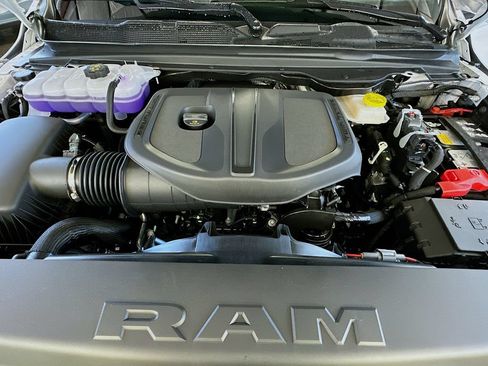New 2026 RAM 1500 Express AWD/4WD image 17