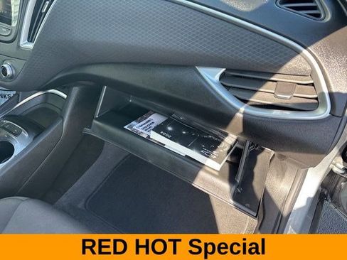 Used 2024 Chevrolet Malibu LT image 41