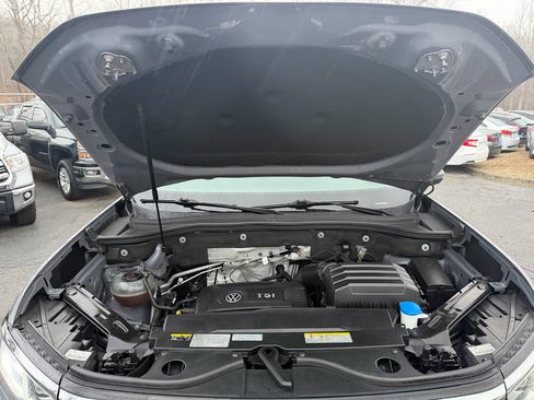 Used 2021 Volkswagen Atlas Cross Sport SE w/ Panoramic Sunroof Package image 29