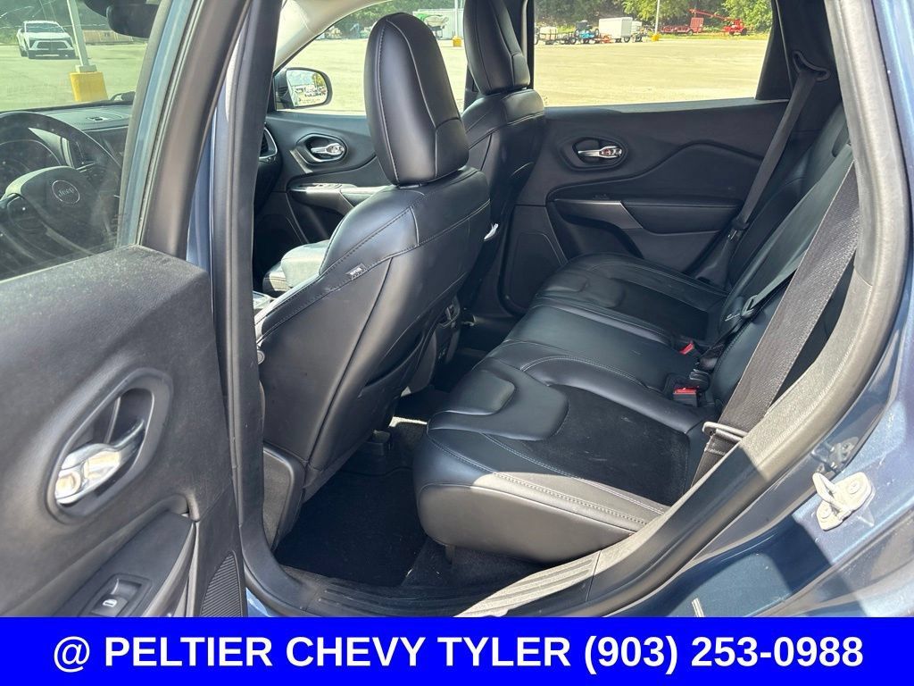 Used 2021 Jeep Cherokee Latitude Plus FWD image 18