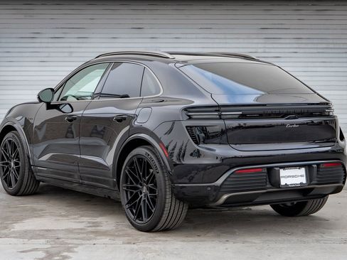 Certified 2025 Porsche Macan Turbo Electric image 3