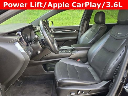 Used 2022 Cadillac XT5 Premium Luxury image 13
