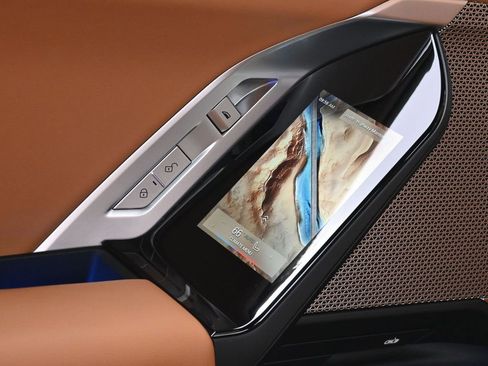 Used 2025 BMW 740i xDrive image 41