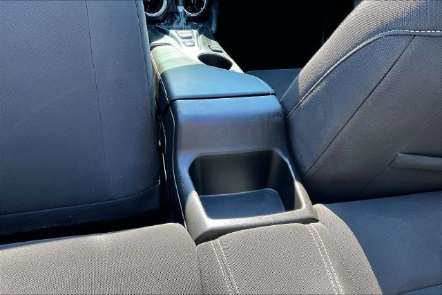 Used 2022 Chevrolet Camaro LT RWD image 10