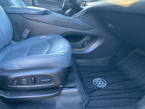 Used 2021 Buick Enclave Premium w/ Sun and Sites Package image 24