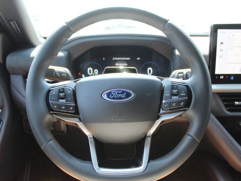 New 2026 Ford Explorer Platinum w/ LUX Leather Package AWD/4WD image 23