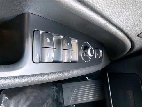 Used 2023 Alfa Romeo Stelvio Veloce AWD/4WD image 35