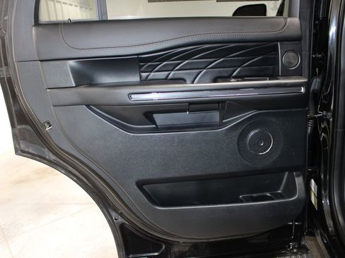 Used 2020 Ford Expedition Platinum RWD image 24
